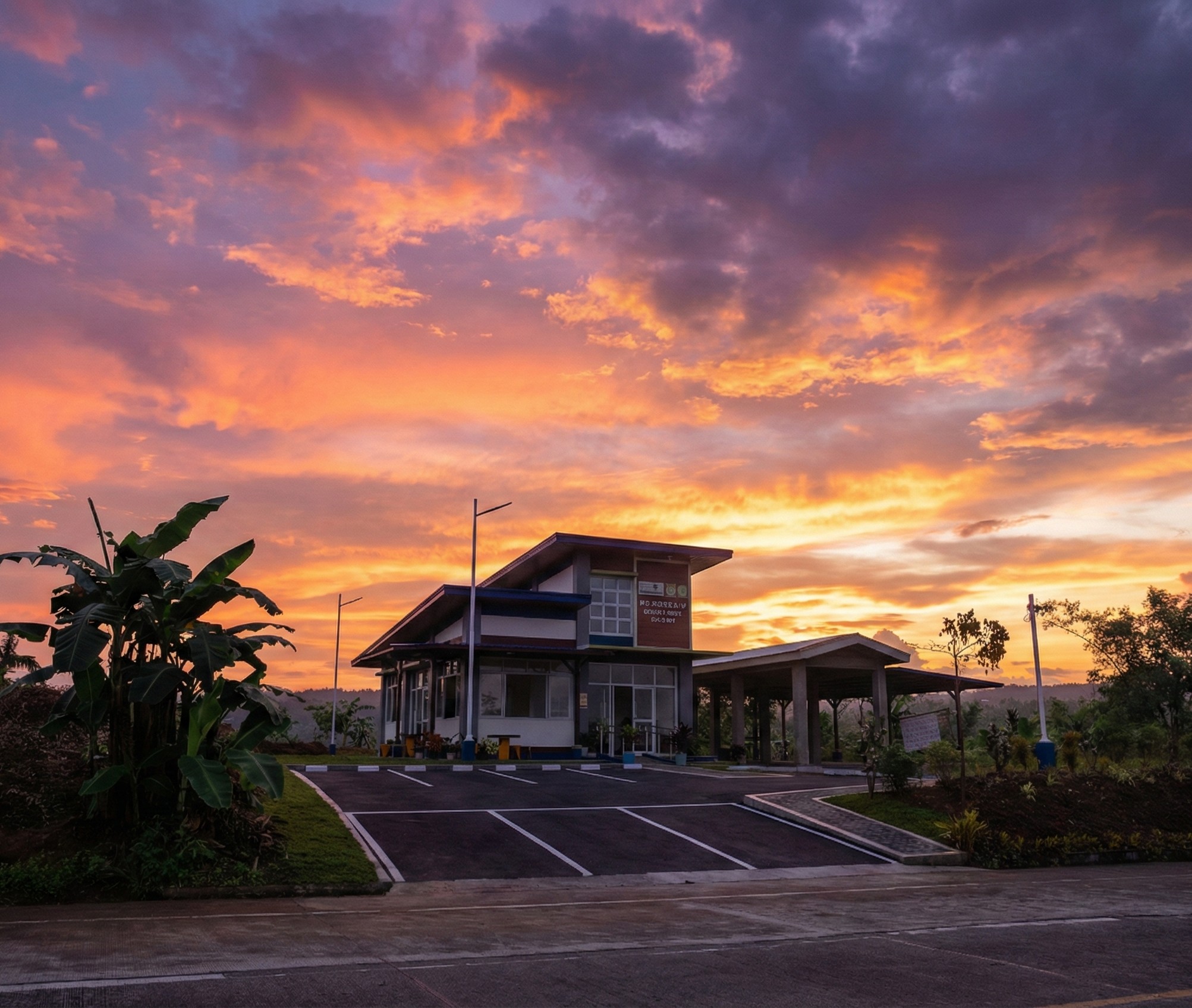 Divisoria Sur Pasalubong Center at sunset